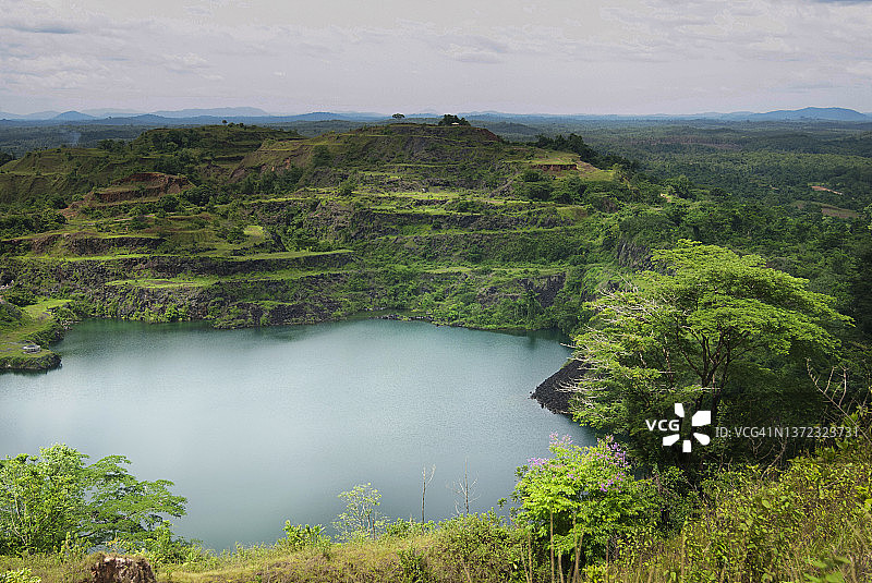 利比里亚蓝湖景色图片素材