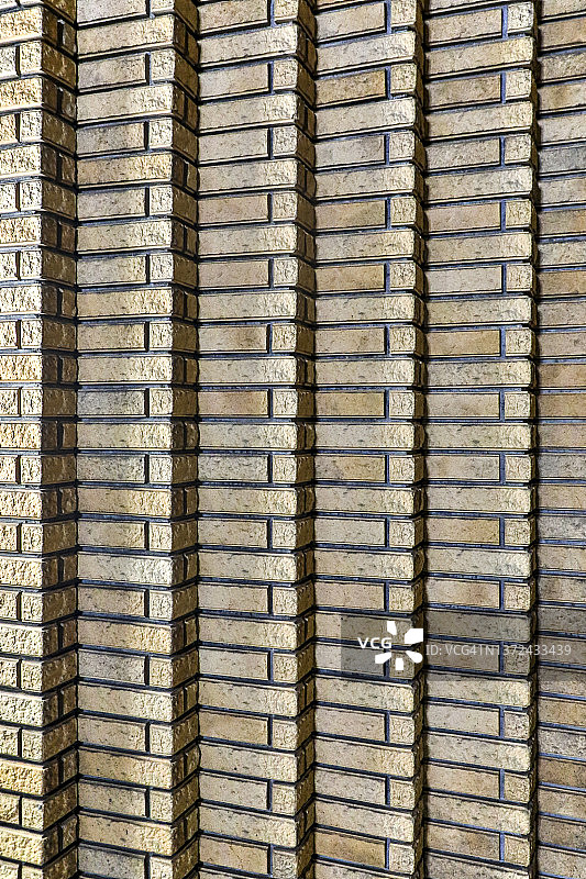 夜间锯齿形外墙砖图片素材