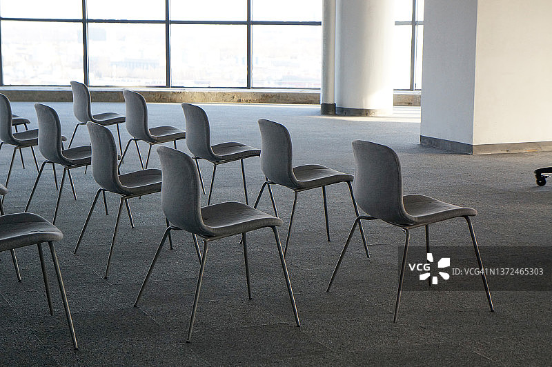 会议椅，空荡的办公室，会议厅图片素材