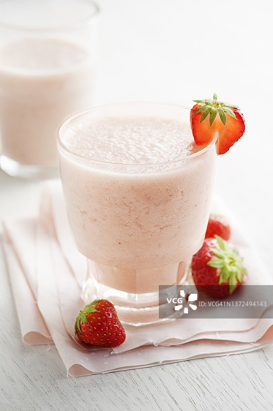 草莓香蕉奶昔图片素材