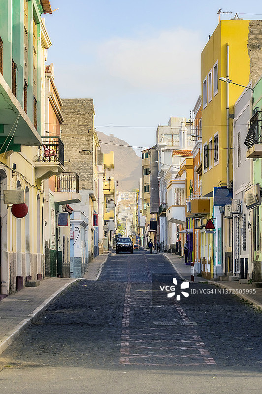 佛得角圣维森特岛明德卢空旷的城市街道图片素材