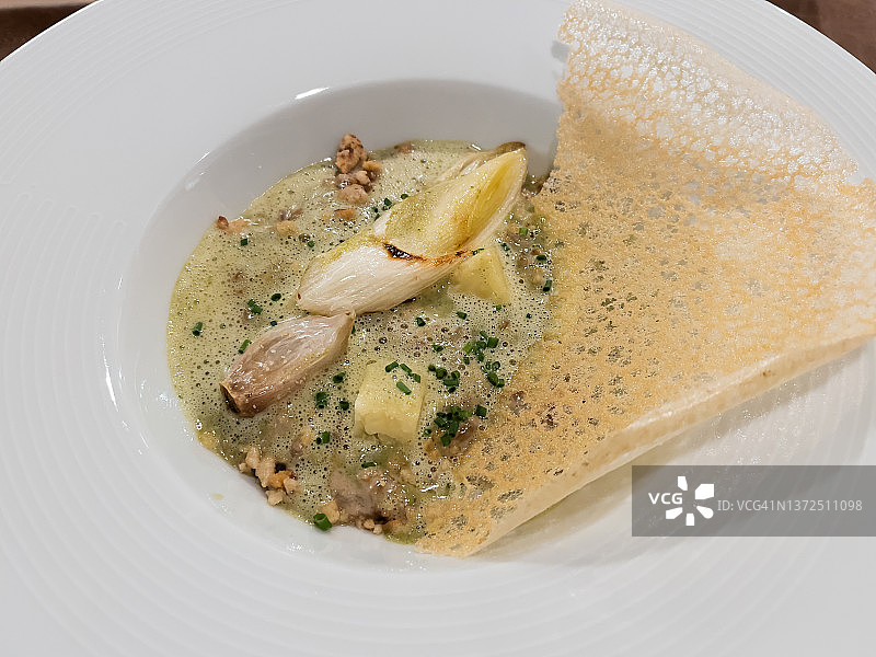 配鹅肝和大蒜酱的意大利烩饭图片素材