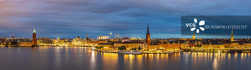 瑞典斯德哥尔摩郡骑士岛阴沉黄昏全景图片素材