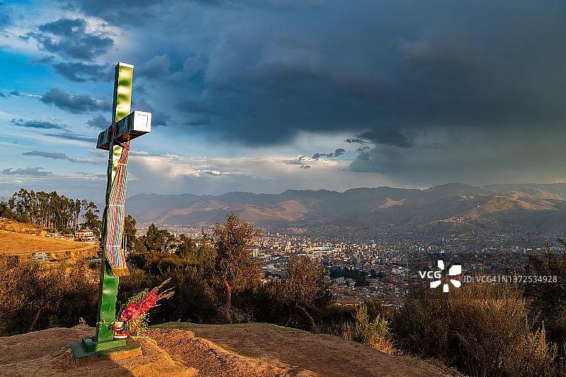 秘鲁库斯科山谷的雷暴图片素材