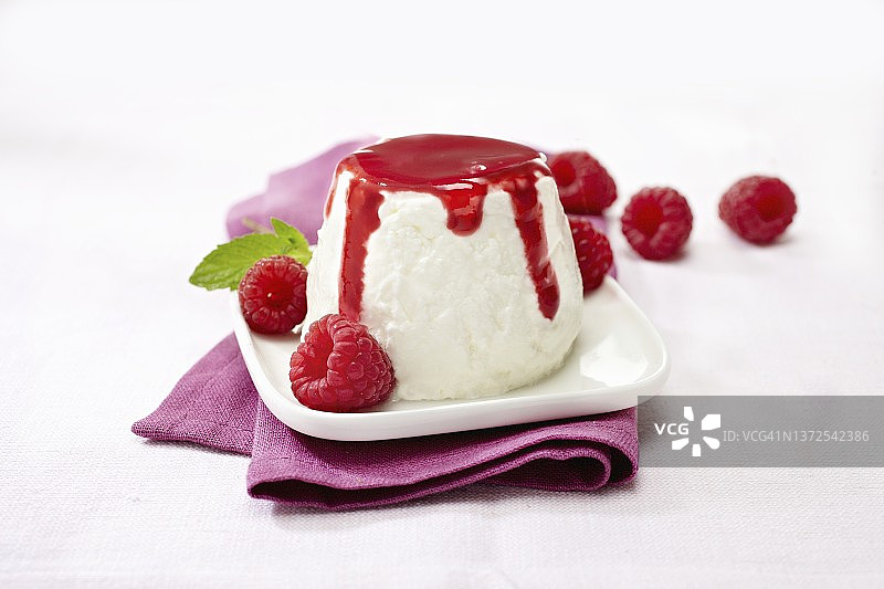 覆盆子夸克配覆盆子酱图片素材