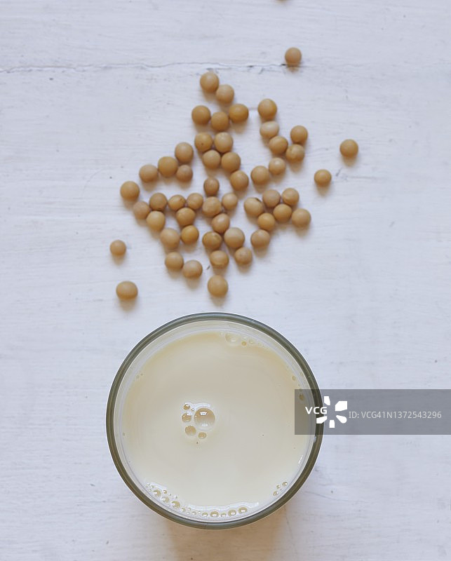 大豆和一杯豆浆图片素材