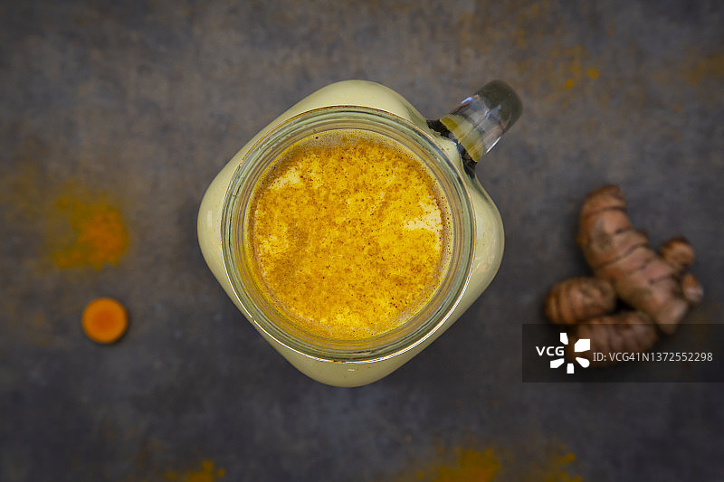 姜黄拿铁图片素材