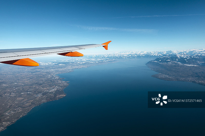 法国高空飞行图片素材