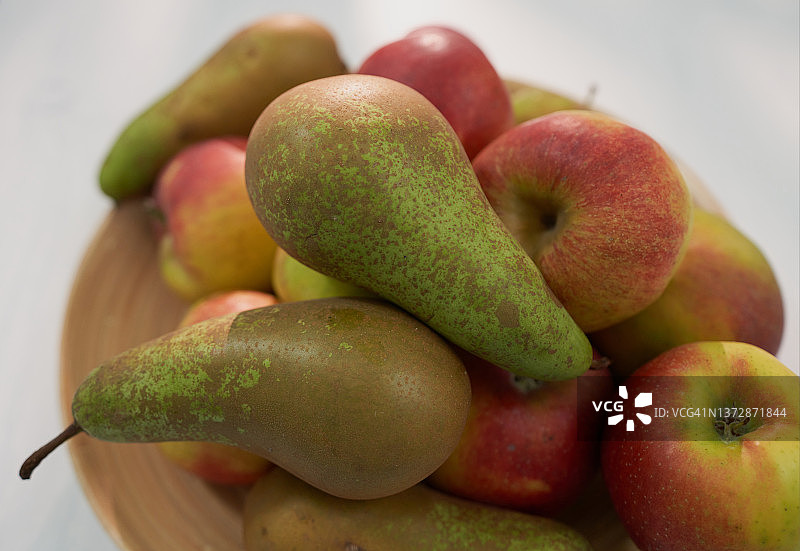 会议用梨和欧洲金苹果图片素材