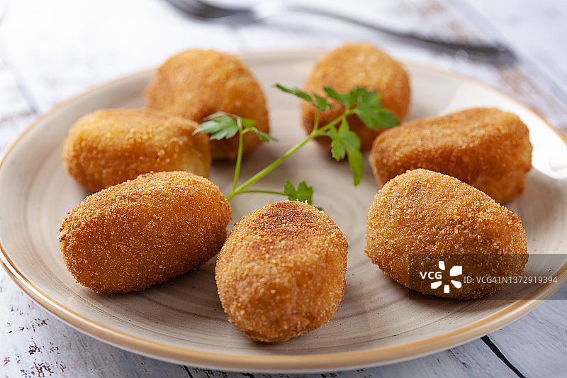 自制炸丸子图片素材