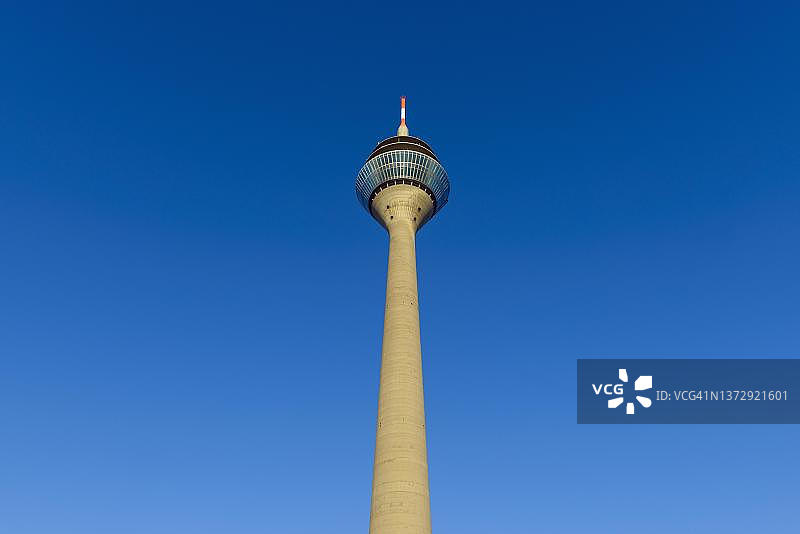 莱茵塔，电信塔，德国北莱茵-威斯特法伦州杜塞尔多夫图片素材