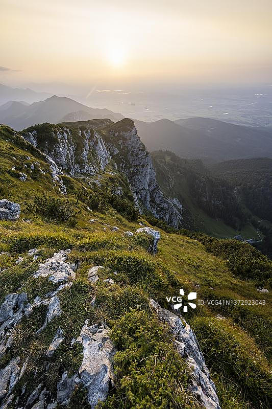 贝内迪克滕万德山脉，德国巴伐利亚州阿尔卑斯山前景观图片素材