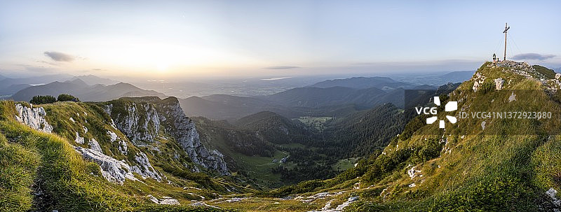 贝内迪克滕万德山脉，德国巴伐利亚州阿尔卑斯山前景观图片素材