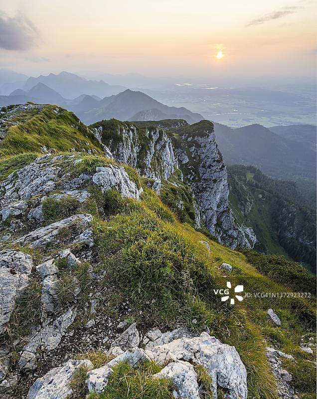 贝内迪克滕万德山脉，德国巴伐利亚州阿尔卑斯山前景观图片素材