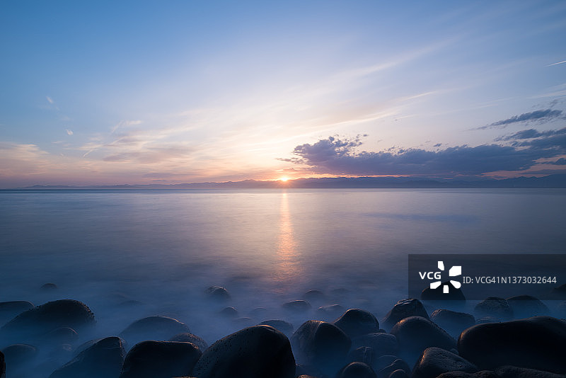 海面上的夕阳图片素材