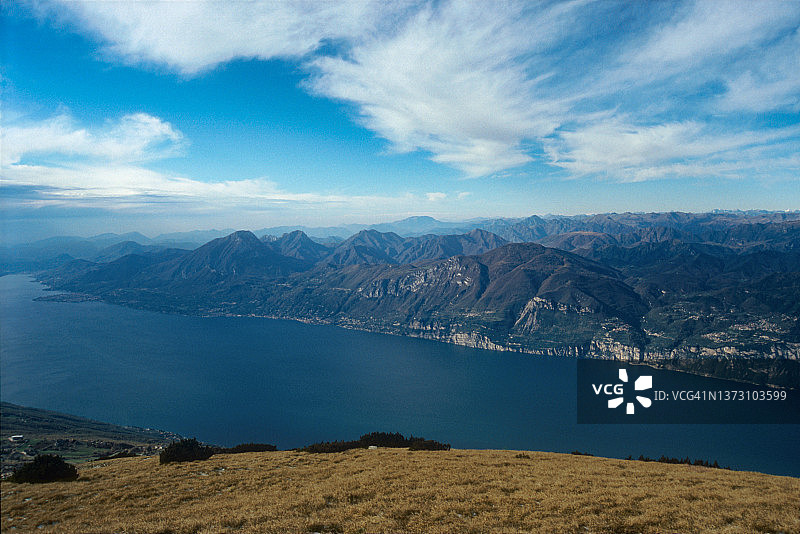 加尔达湖壮丽景色图片素材