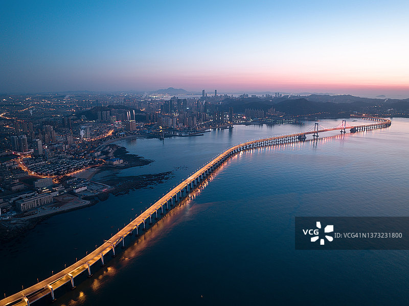 城市海岸线黎明图片素材