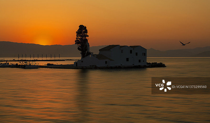 科孚岛卡诺尼日出时的教堂图片素材