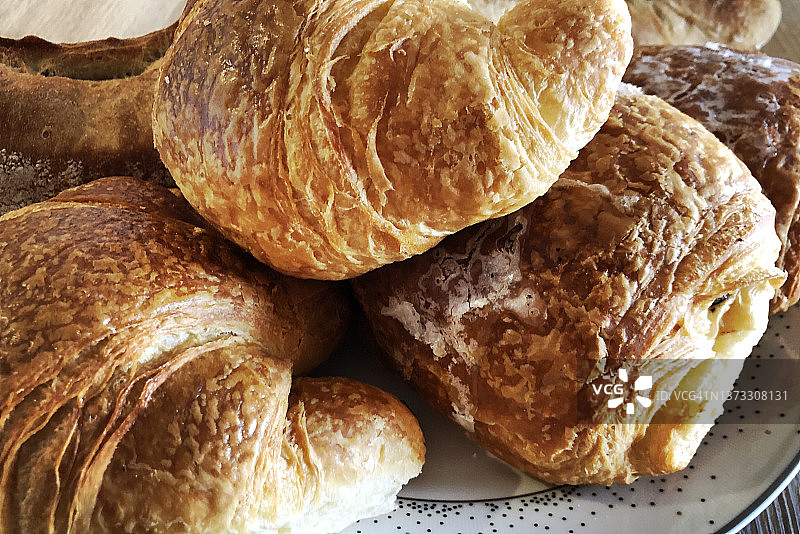 羊角面包 巧克力面包 法棍图片素材