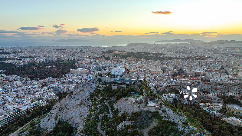 利卡维托斯山和圣乔治教堂的航拍照片图片素材
