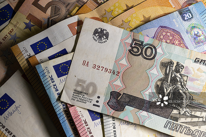 欧元与俄罗斯卢布纸币图片素材