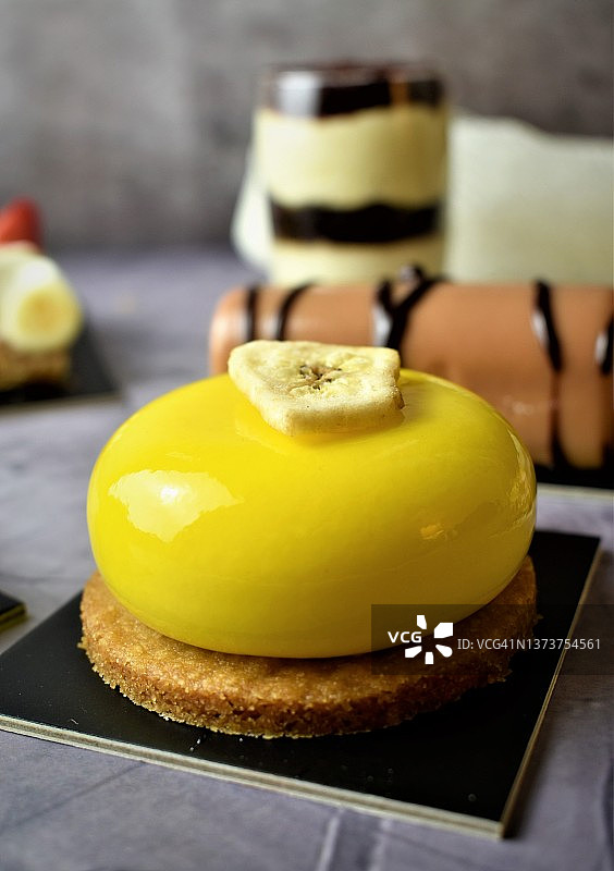 香蕉糖和牛奶糖图片素材