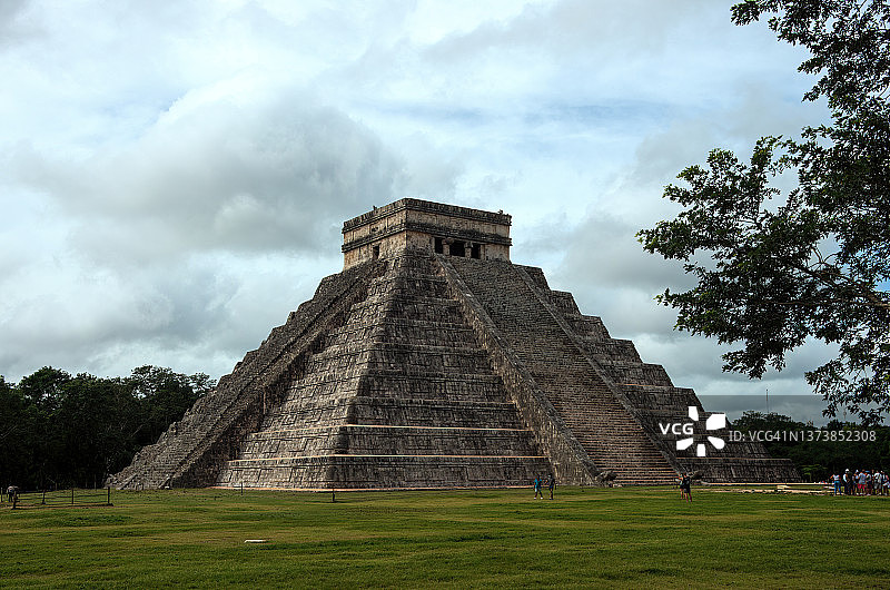 墨西哥尤卡坦半岛奇琴伊察库库尔坎神庙（El Castillo）图片素材