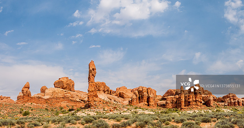 岩石尖峰图片素材