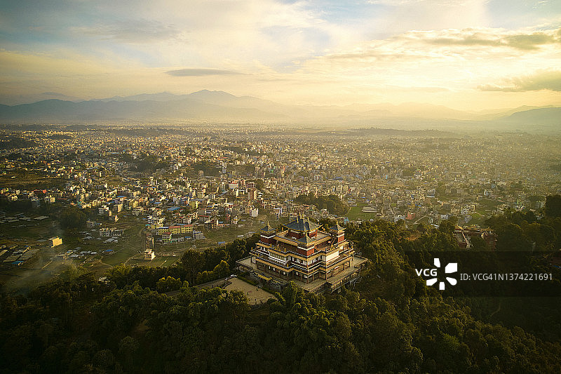 加德满都谷地普拉哈里寺宽视角景观图片素材