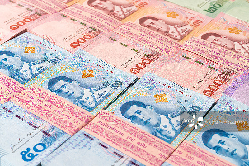 泰铢纸币。储蓄和投资概念图片素材