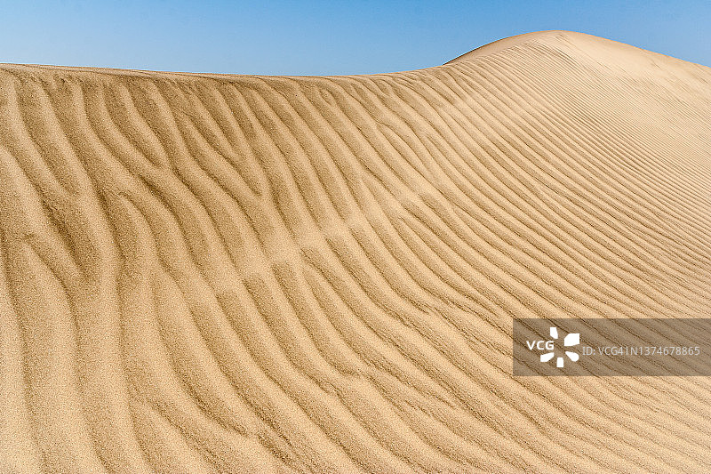 鲁卜哈利沙漠的沙丘图片素材