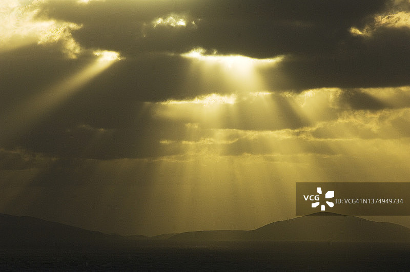 阳光和云彩图片素材