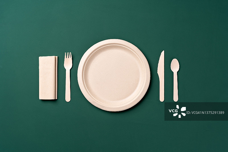 一次性木制餐具纸盘图片素材