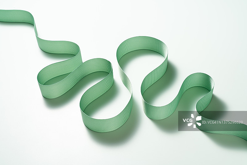 绿色扭曲丝带图片素材