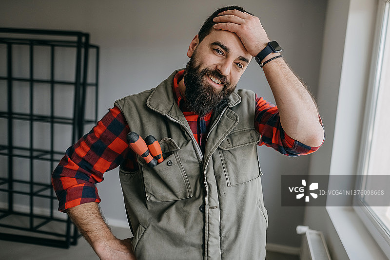 留着胡子的工人肖像图片素材