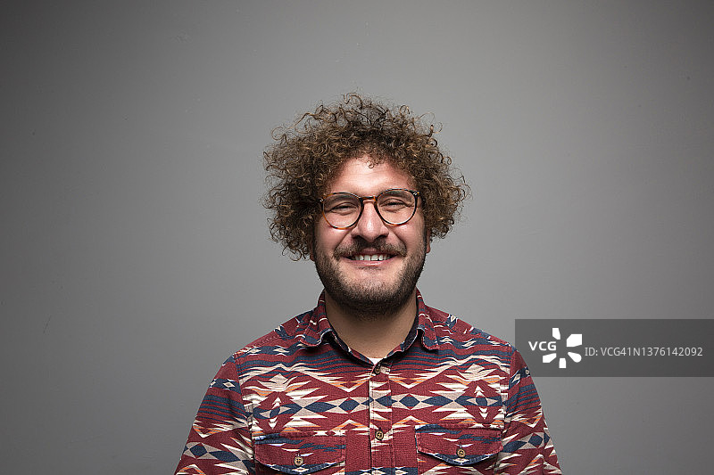 快乐男人的肖像图片素材