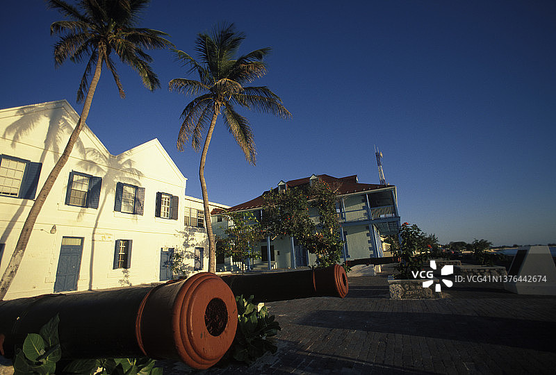 市中心的大炮图片素材