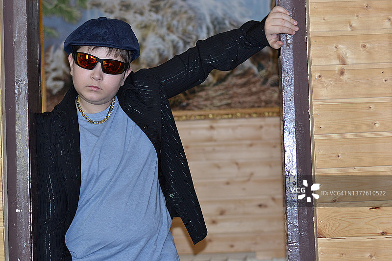 青少年男孩肖像图片素材