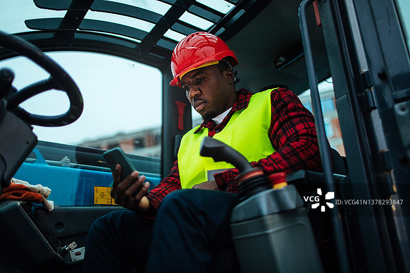 暂停时发短信图片素材