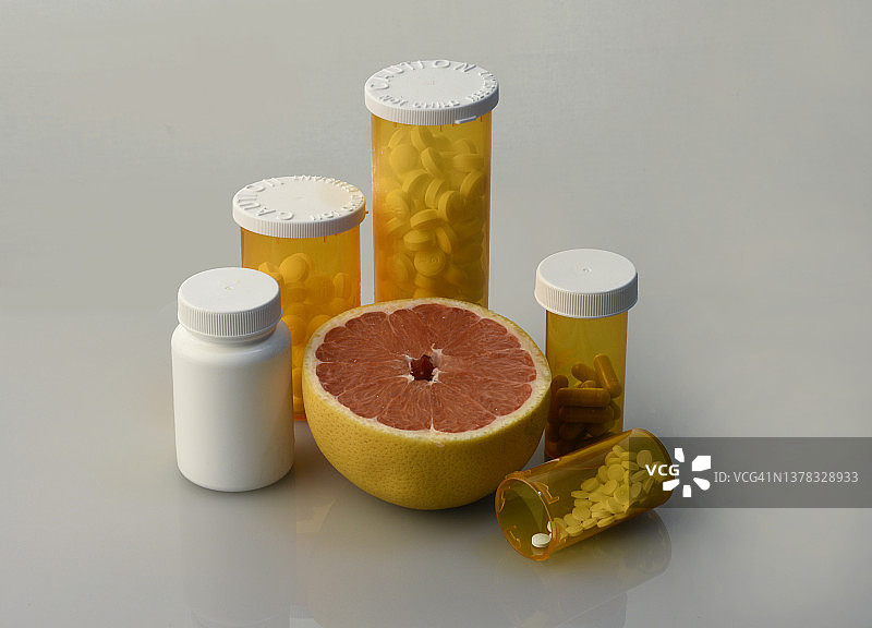 西柚和药瓶图片素材