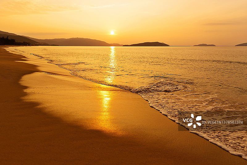 美丽的日落海滩景观图片素材