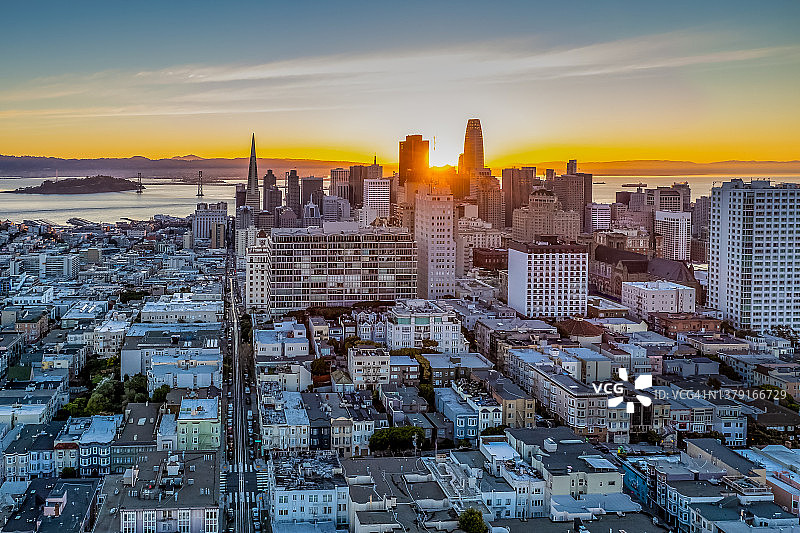 旧金山天际线日出航拍图图片素材