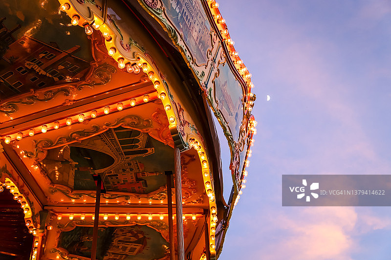 老式旋转木马图片素材