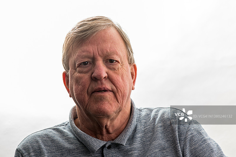 年长的男人肖像图片素材