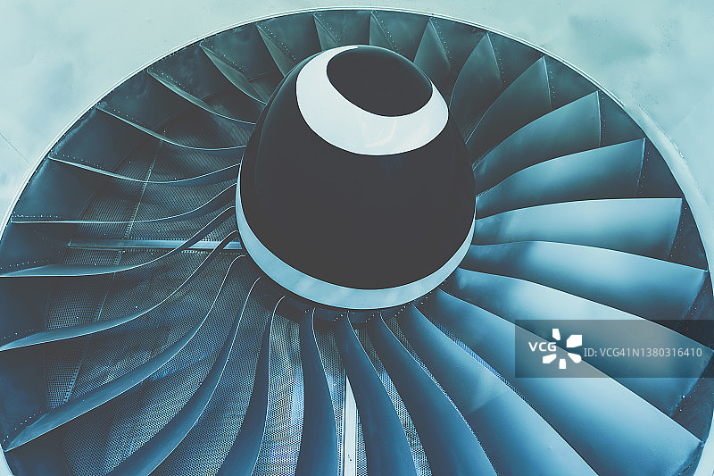 飞机喷气发动机的细节：航空技术图片素材