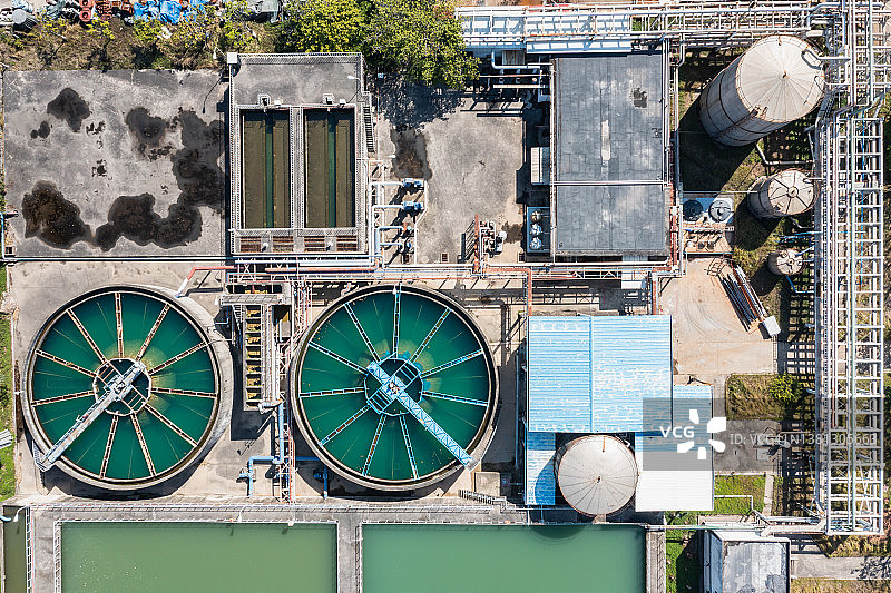 化工厂污水处理系统航拍图片素材
