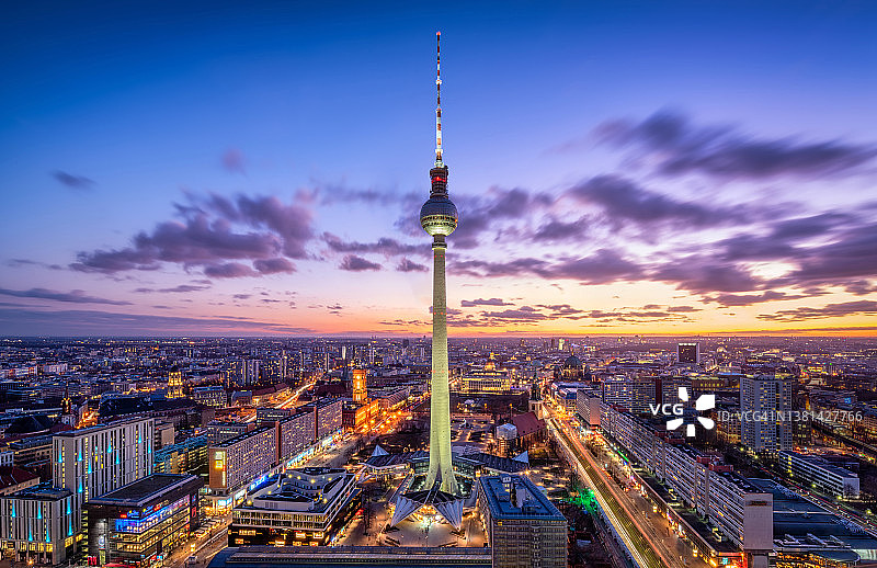 德国柏林亚历山大广场著名电视塔全景图片素材