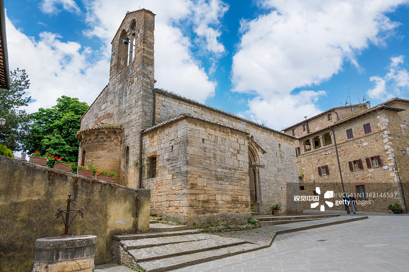 圣奎里科-多尔恰（意大利托斯卡纳）- 奥尔恰山谷小镇图片素材