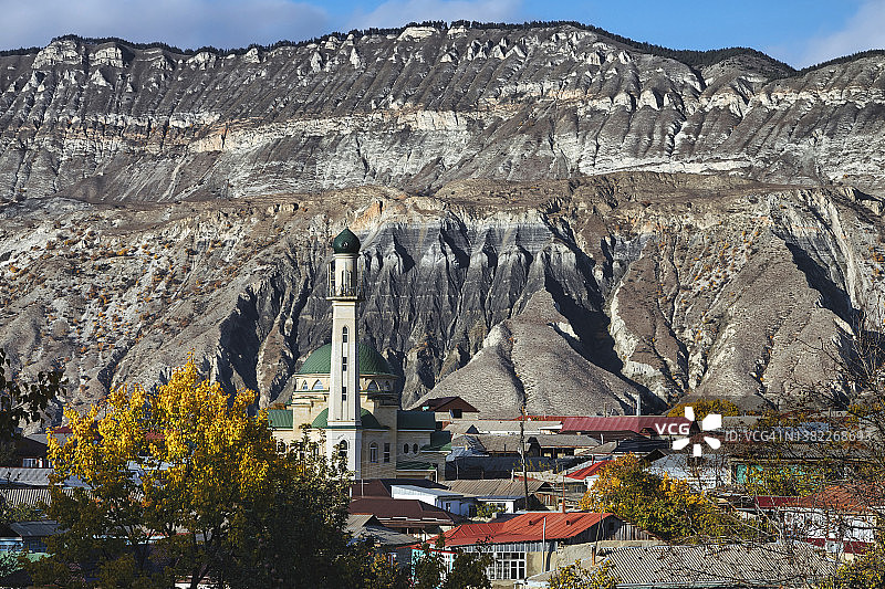 俄罗斯达吉斯坦高加索山脉旁的古老村庄图片素材