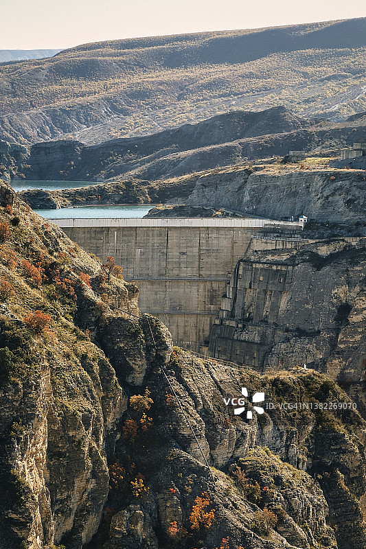 俄罗斯山区的水力发电厂图片素材